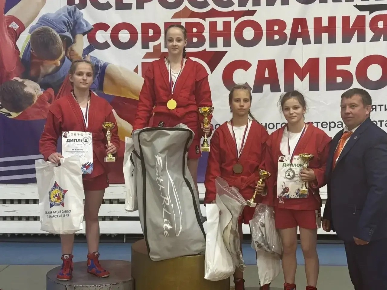 Воспитанники ЮКИОРа на Всероссийских соревнованиях по самбо памяти Заслуженного мастера спорта В.И. Швая ⠀