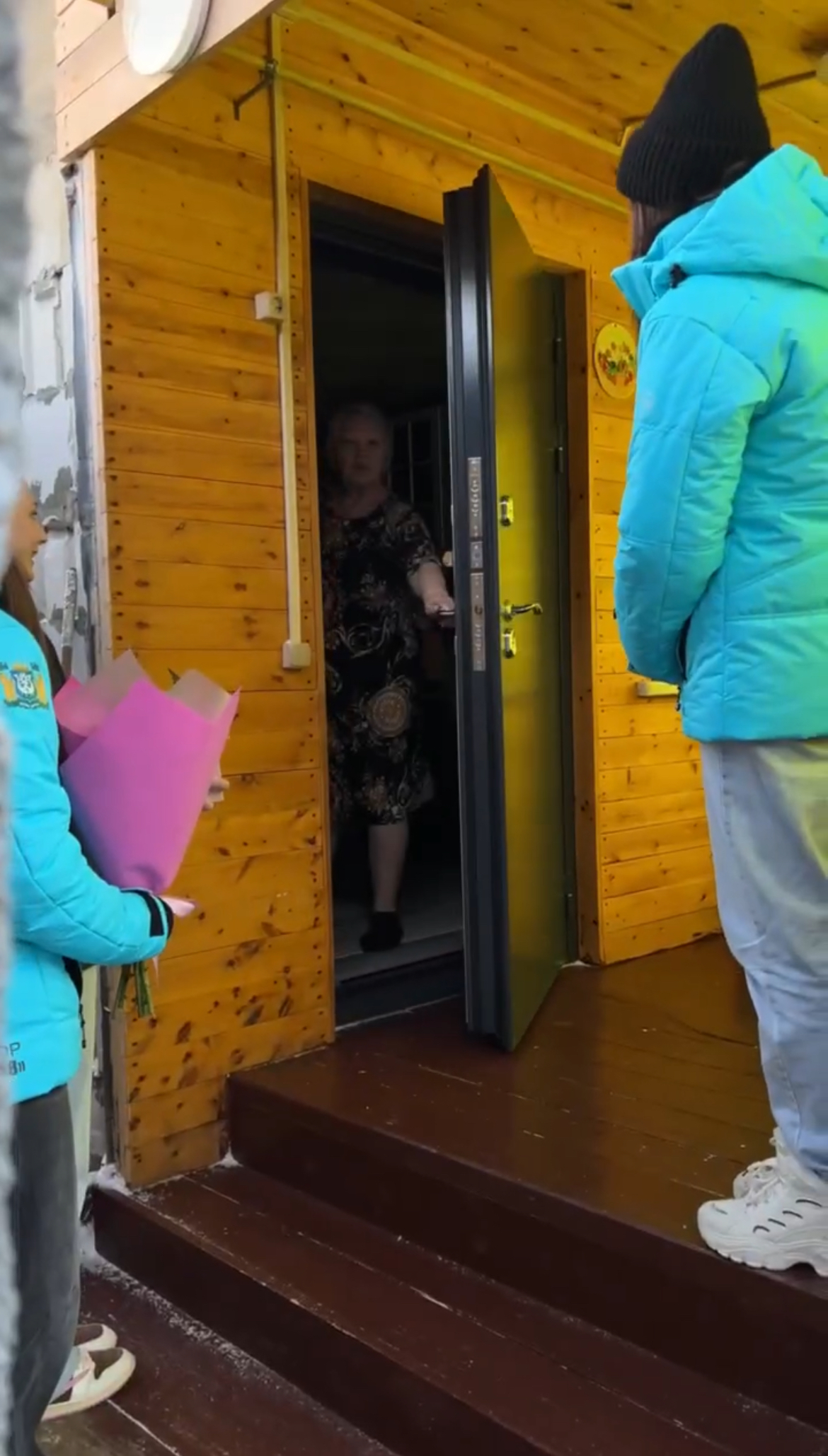 Волонтеры ЮКИОРа в гостях у мам героев страны